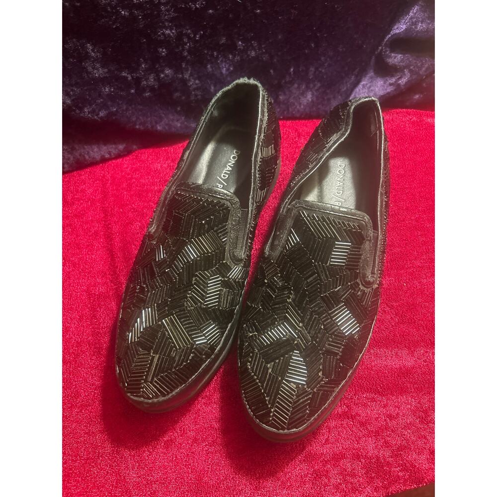 Donald/Pliner Women’s Blk Beaded Loafer Casual Slip-on Shoe
